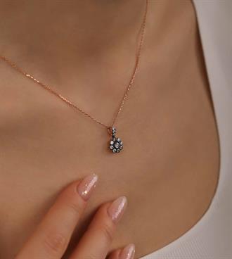 Elmas Montür Çiçek Kolye