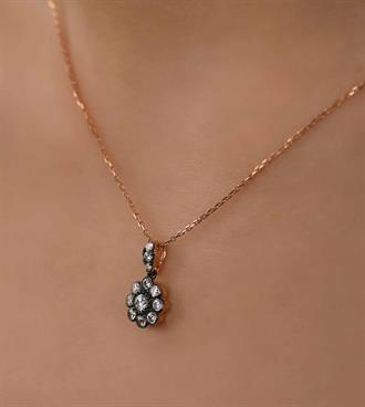 Elmas Montür Çiçek Kolye