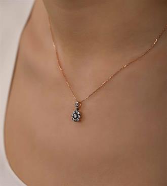 Elmas Montür Çiçek Kolye