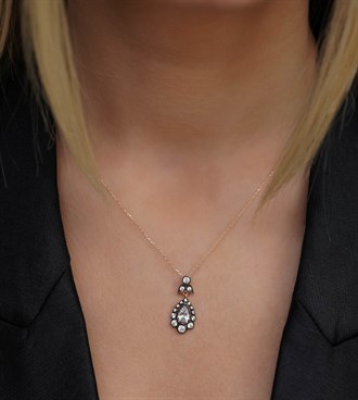 Elmas Montür Damla Kolye