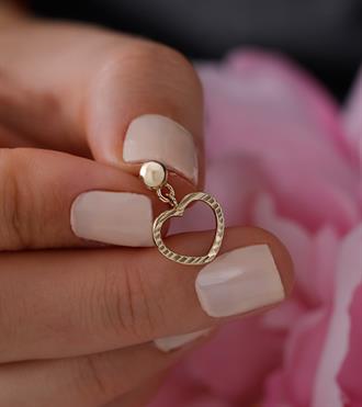 Kalp Sallantılı Vidalı Küpe