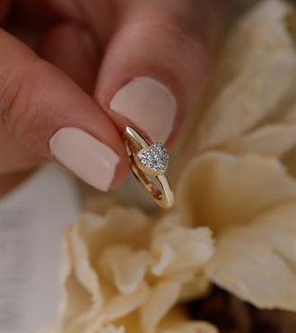 Kalpli Oval Halka Küpe