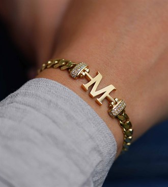 İtalik Harfli Bileklik