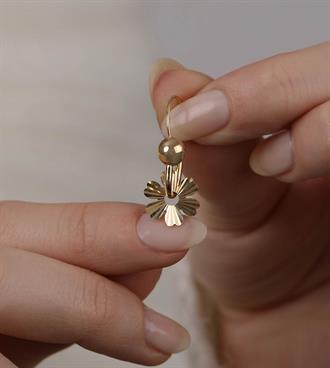 Kalemli Göçmen Küpe