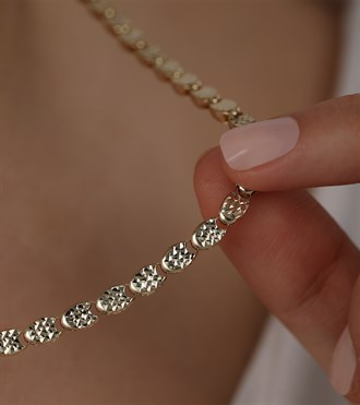 Kalemli Oval Altın Kolye