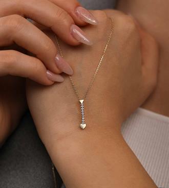 Kalpli Taşlı Ok Kolye