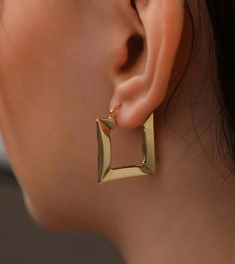 Kare Formlu Altın Küpe