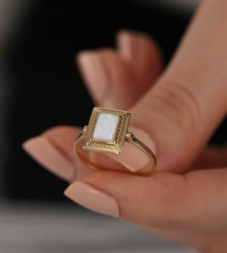 Kare Opal Taşlı Yüzük
