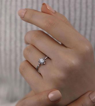 Lotus Piramit Yüzük