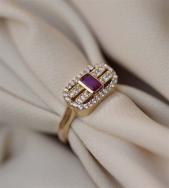 Yakut Taşlı Yüzük