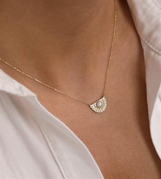 Opal Taşlı Yelpaze Kolye