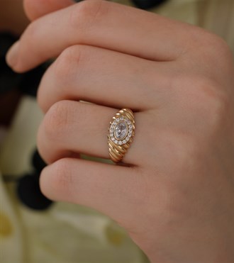 Oval Taşlı Midye Yüzük