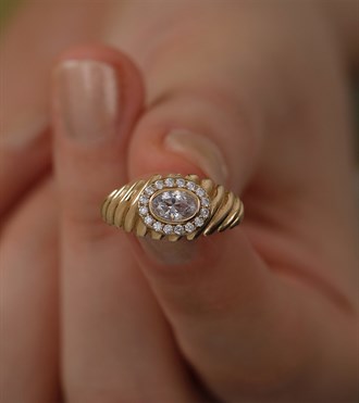 Oval Taşlı Midye Yüzük