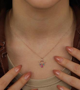 Renkli Taşlı Dörtgen Kolye