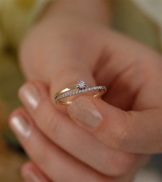 Şeritli Tektaş Yüzük