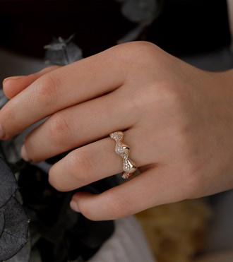 Taş Detaylı Dalga Yüzük