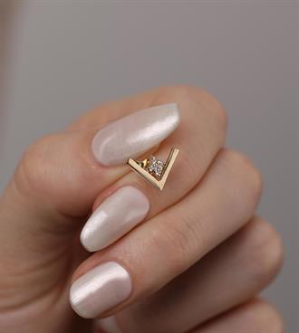 Taş Detaylı V Küpe