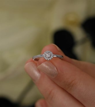 Taşlı Daire Altın Yüzük