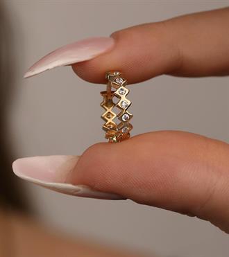 Taşlı Dörtgen Halka Küpe