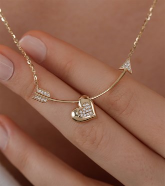 Taşlı Kalp Ok Kolye