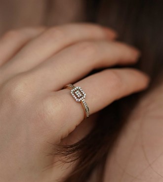 Taşlı Kare Yüzük