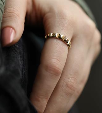 Taşlı Piramit Yüzük