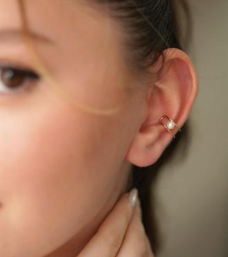 Tek İncili Cuff Küpe