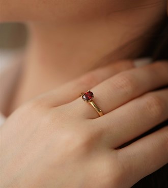 Yakut Tektaş Yüzük