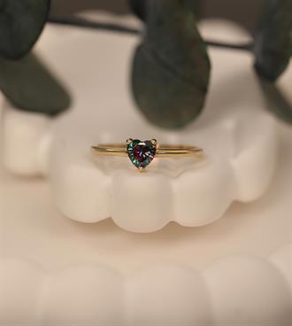 Yansımalı Taşlı Kalp Yüzük