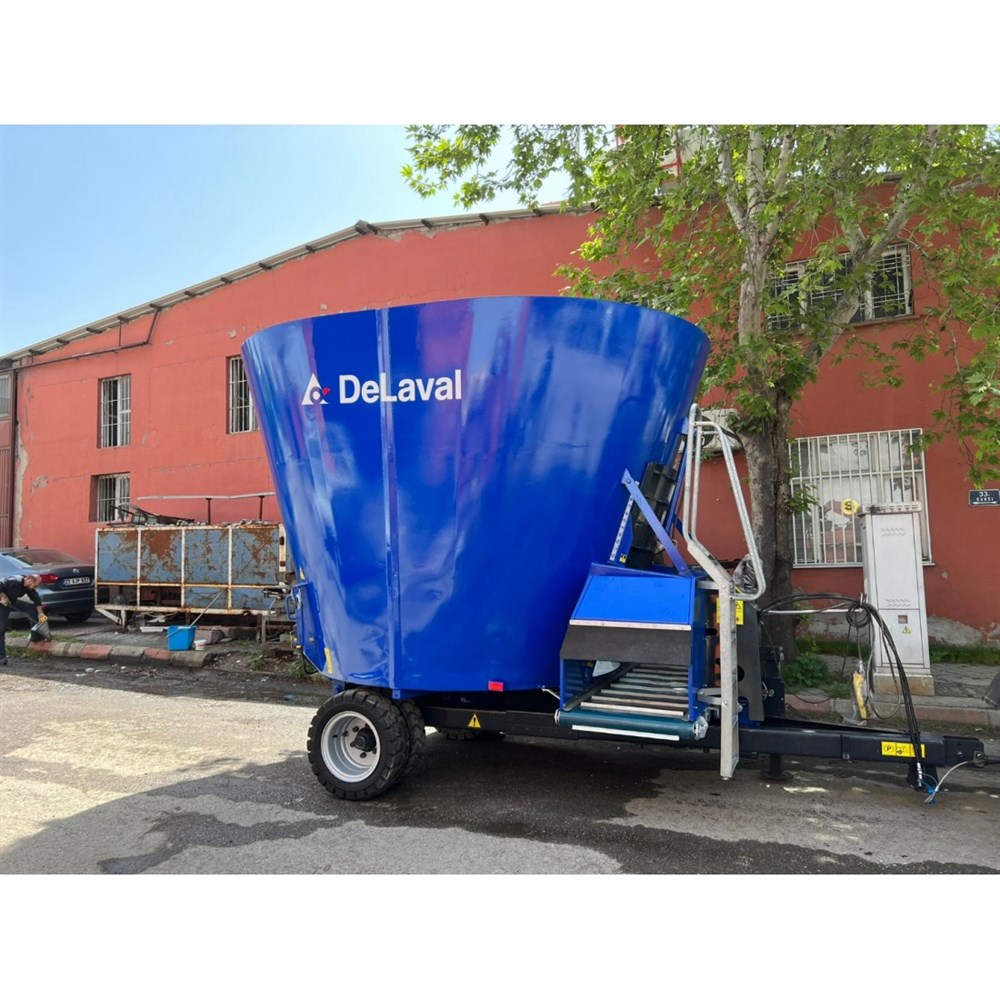 Delaval 12 m3 Dikey Yem Karma Makinesi (Fiyat için Arayın)