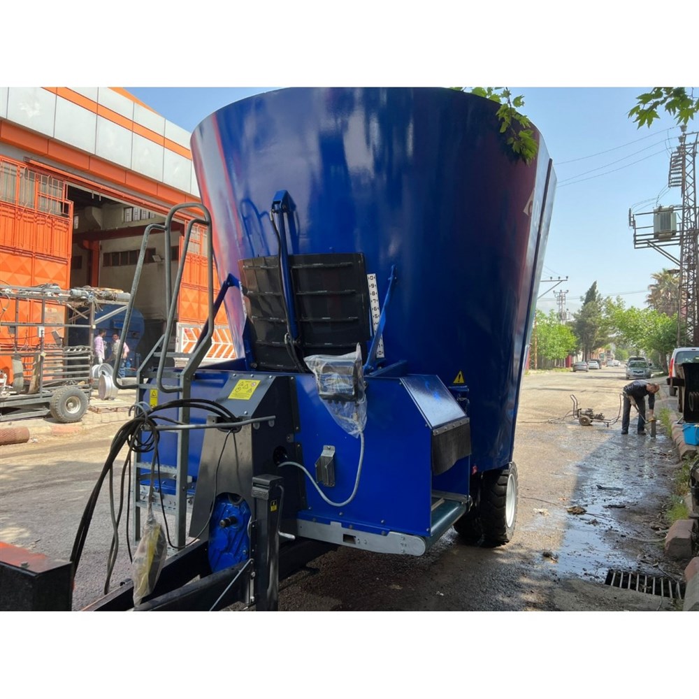 Delaval 12 m3 Dikey Yem Karma Makinesi (Fiyat için Arayın)
