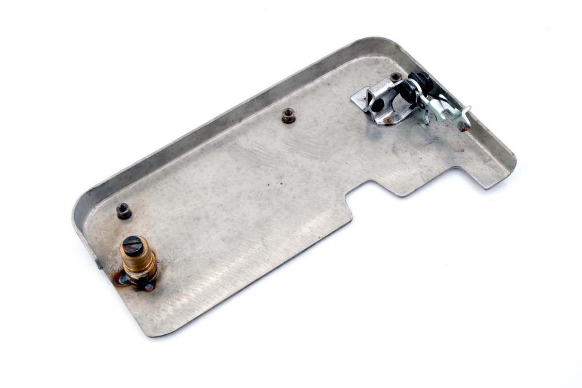 Pegasus M-Seri Overlok 5 İplik Yan Metal Kapak