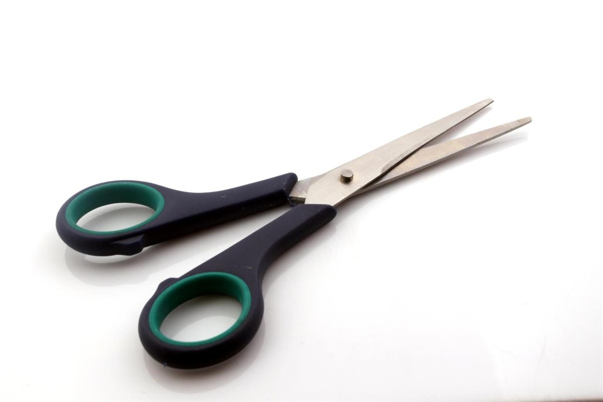 PLASTİK SAPLI MAKAS