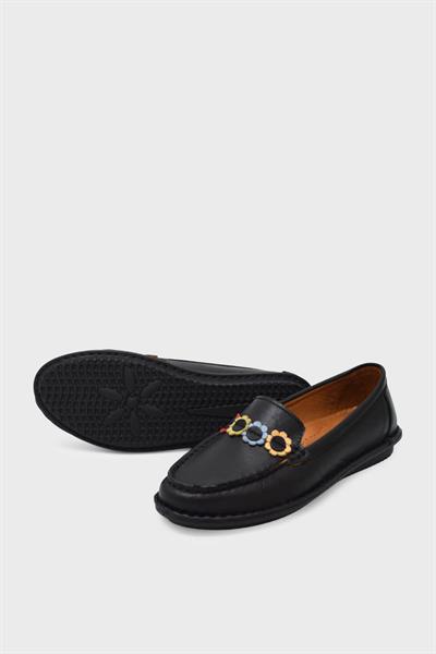 Beety Kadın Çiçek Desenli Casual Deri Ayakkabı Siyah AKYN142.E-223