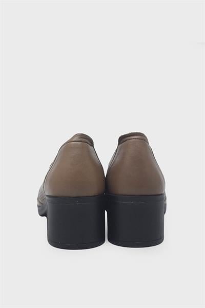 Beety Kadın Lazer Baskılı Yazlık Topuklu Deri Ayakkabı Ceviz AKYN219.526