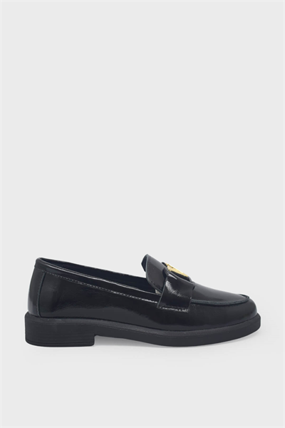 Beety Kadın Toka Detaylı Casual Deri Ayakkabı Siyah Rugan AKYN04.2121