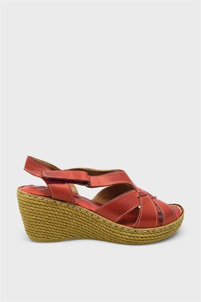 İloz Kadın Dolgu Topuk Comfort Sandalet Kırmızı İLZ240314
