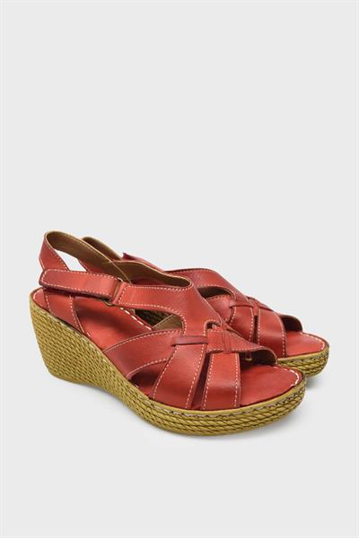 İloz Kadın Dolgu Topuk Comfort Sandalet Kırmızı İLZ240314