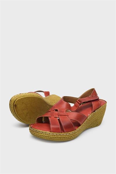 İloz Kadın Dolgu Topuk Comfort Sandalet Kırmızı İLZ240314