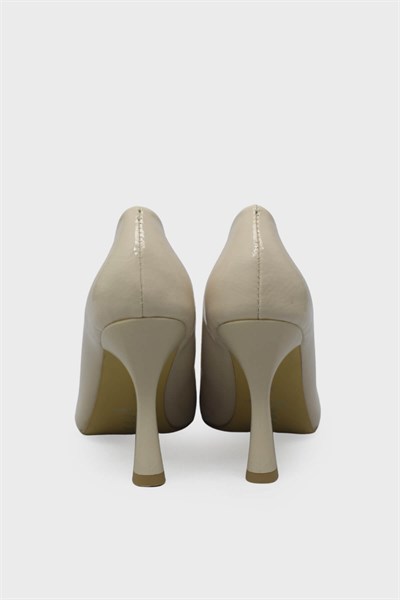 Kanuga Kadın Kadeh Topuk Stiletto Ayakkabı Bej Rugan LPA1302