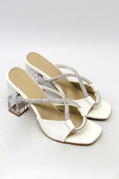 Kanuga Kadın Şeffaf Topuk Taş Detaylı Topuklu Sandalet Beyaz BB2022-48