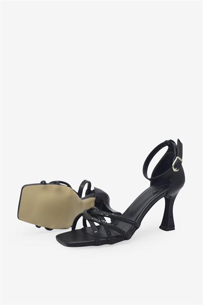 Kanuga Kadın Taş Detaylı Topuklu Sandalet Siyah BB2022-76