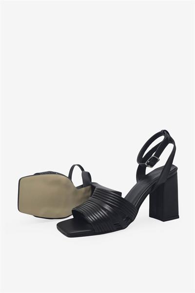 Kanuga Kadın Topuklu Sandalet Siyah BB2022-71