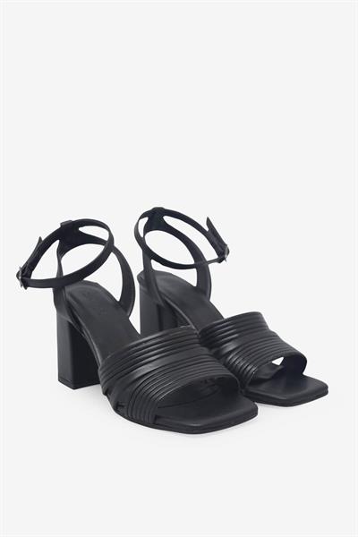 Kanuga Kadın Topuklu Sandalet Siyah BB2022-71