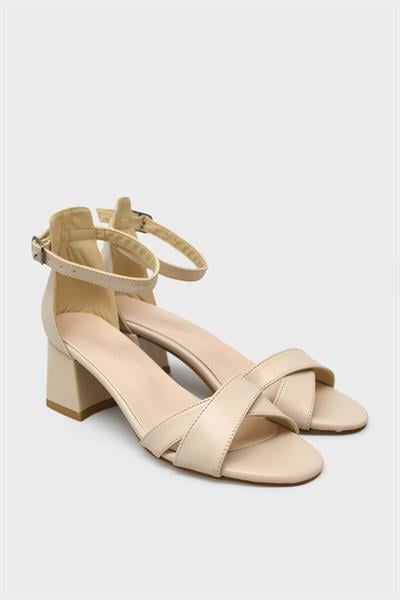 Kanuga Kadın Yazlık Topuklu Sandalet Bej BB2022-81