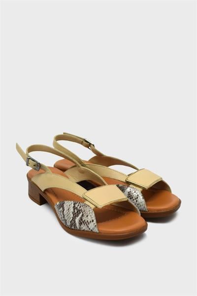 Venüs Kadın Yılan Desenli Topuklu Deri Sandalet Bej VNS24026020Y