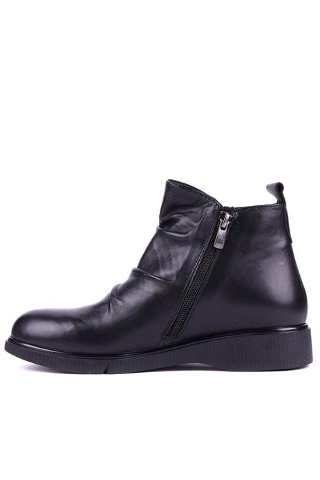 Shoetyle - Hakiki Deri Siyah Renk Kırışık Detaylı Kadın Bot - 25102554