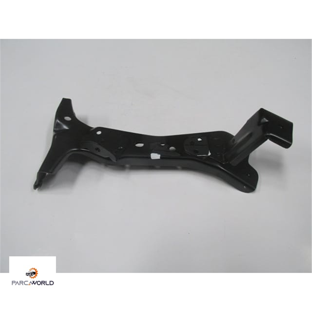 AUDI A3- SD/HB/SB- 2013-2016- ÖN ÇAMURLUK BRAKETİ SAĞ TARAF 