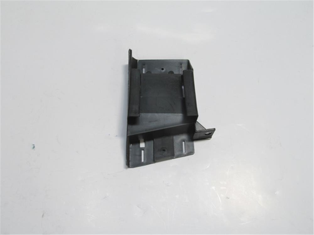BMW 3 SERI- E36- SD/COUPE- 1991-1998- ÖN TAMPON İÇ BAĞLANTI BRAKETİ SOL TARAF (YAN KULAĞA TAKILAN)(PLASTİK)(TW