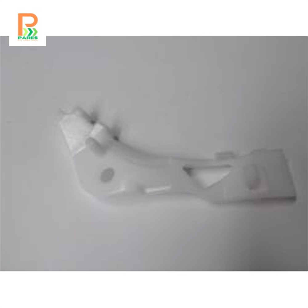 MAZDA 6- SD- 03/06; ÖN TAMPON BAĞLANTI BRAKETİ SAĞ TARAF PLASTİK 